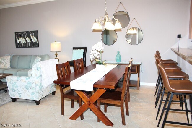 Building Photo - 10044 Siesta Bay Dr