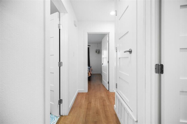 Building Photo - 4814 Broadhill Dr