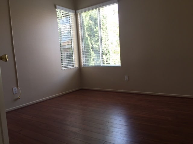 Building Photo - Spacious two-story home with functional layout and strong natural light in a well-maintained Ocea...