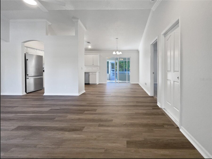 Building Photo - 3053 Draper Terrace