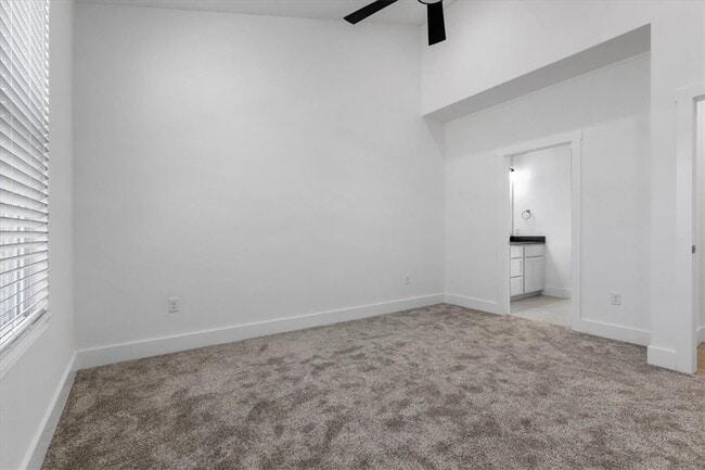 Building Photo - 717 Sun Meadows Loop