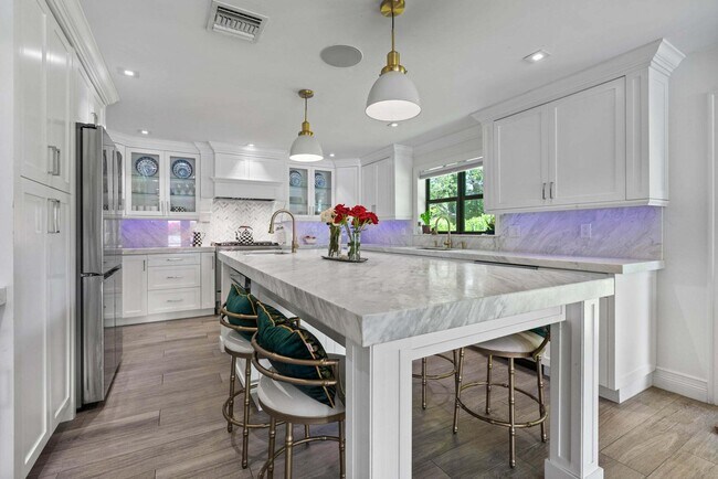 Building Photo - 6204 Celadon Cir