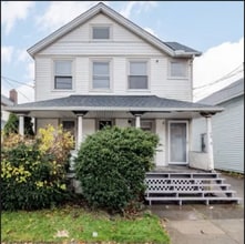 Building Photo - "Charming 2-Bed Gem in Cleveland: Cozy 800 Sq. Ft. Haven!"
