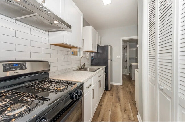 Building Photo - 93 Front St