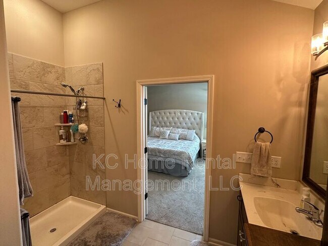 Building Photo - 2807 NE Sonora Valley Dr