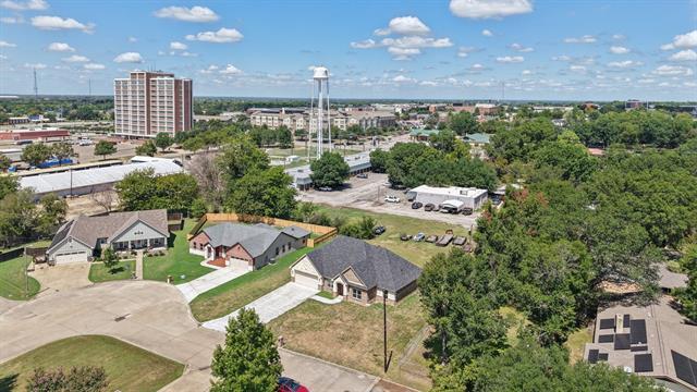 Building Photo - 1702 Kings Ln
