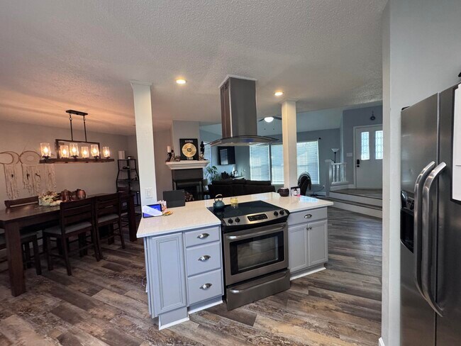 Building Photo - 315 Parkwood Pl