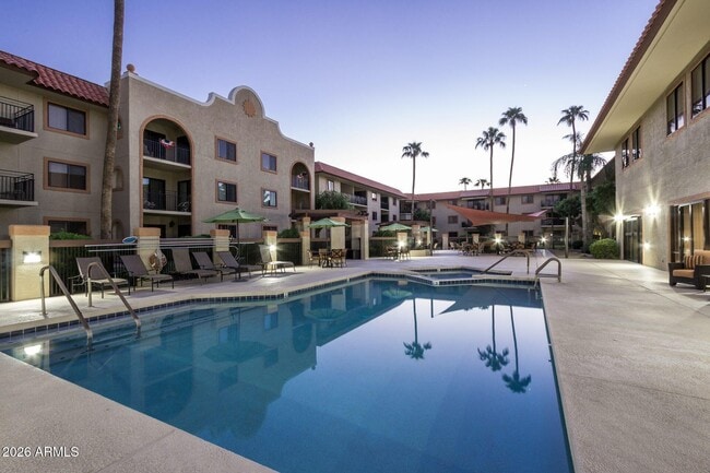 Building Photo - 10330 W Thunderbird Blvd