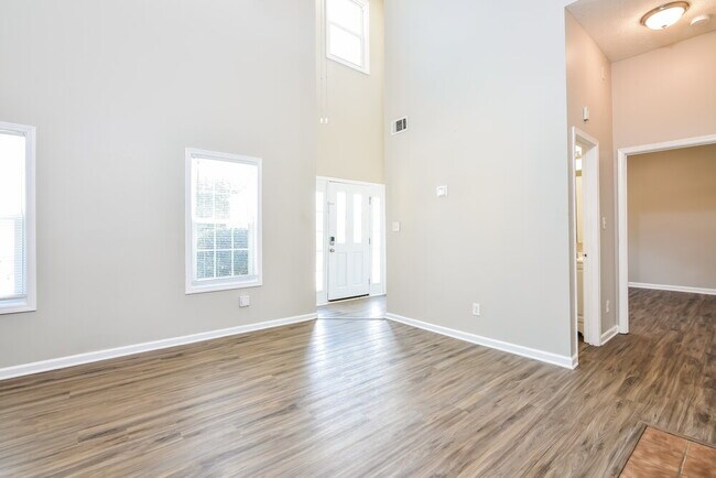 Building Photo - 3443 Oaktree Way