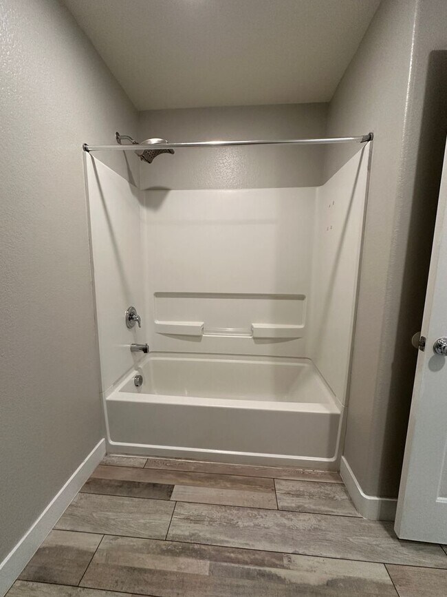 Building Photo - 7758 Meng Ct