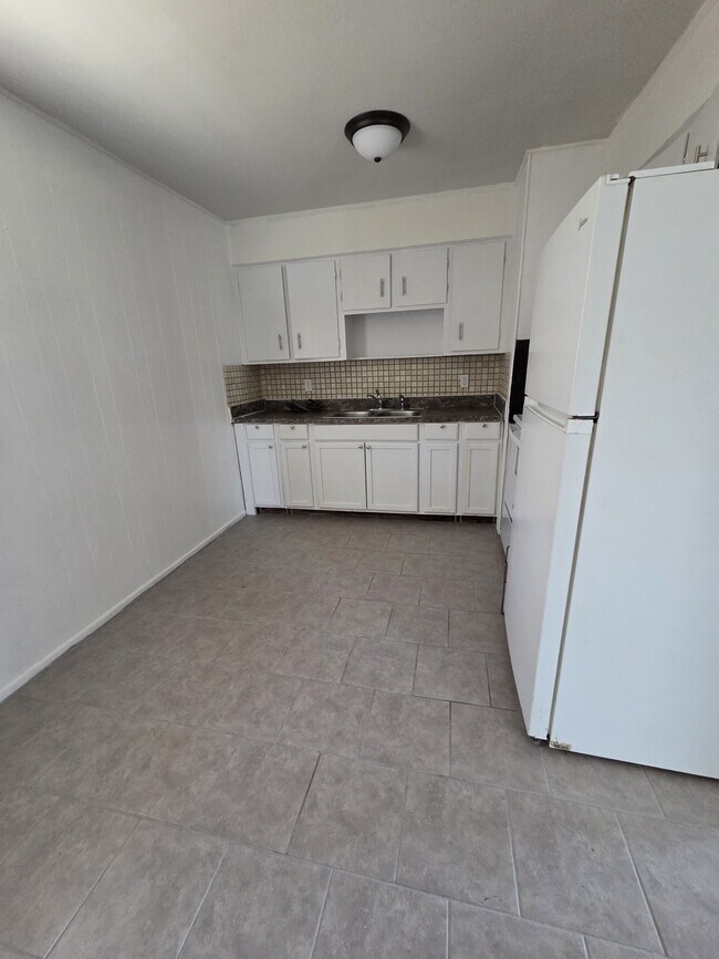 Building Photo - 1814 Karian Dr