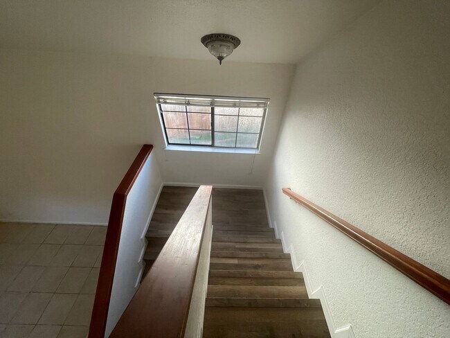 Building Photo - 581 Ledwith Ct