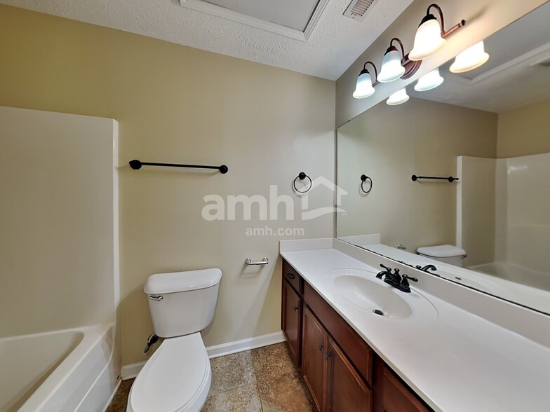 Building Photo - 1205 Sundown Ct