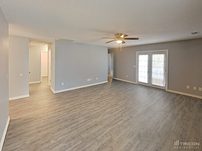 Building Photo - 133 Riverwalk Ct