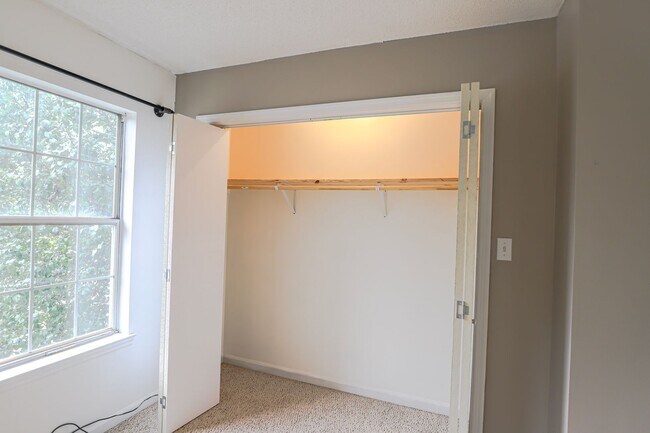 Building Photo - 2 Bedroom Townhome in Augusta!