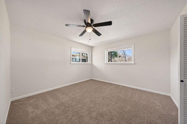 Building Photo - 192 Oriole Dr