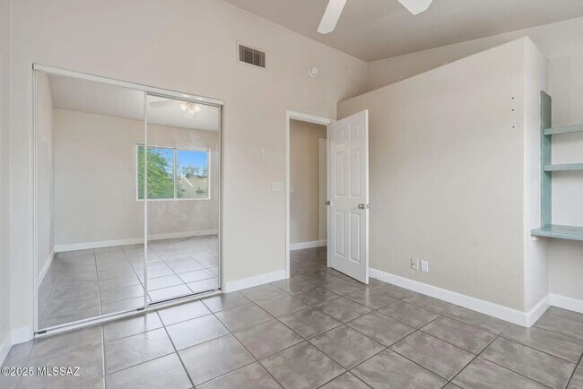 Building Photo - 2862 N Tyndall Ave