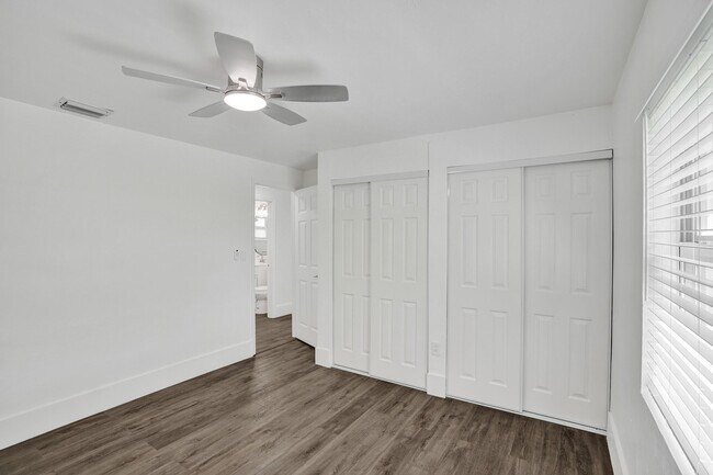Building Photo - 1510 S 23rd Ave