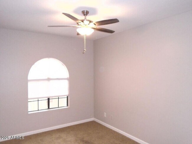 Building Photo - 930 N Mesa Dr