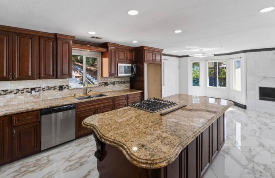 Building Photo - 1710 Lotus Ln