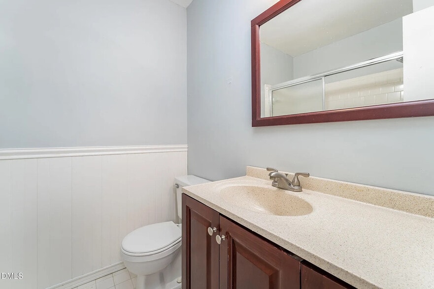 Building Photo - Room in Townhome on Sandy Creek Dr