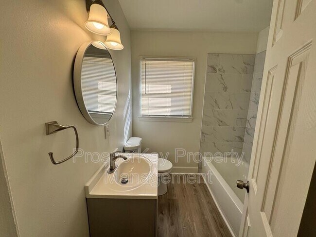 Building Photo - 4211 Searcy St