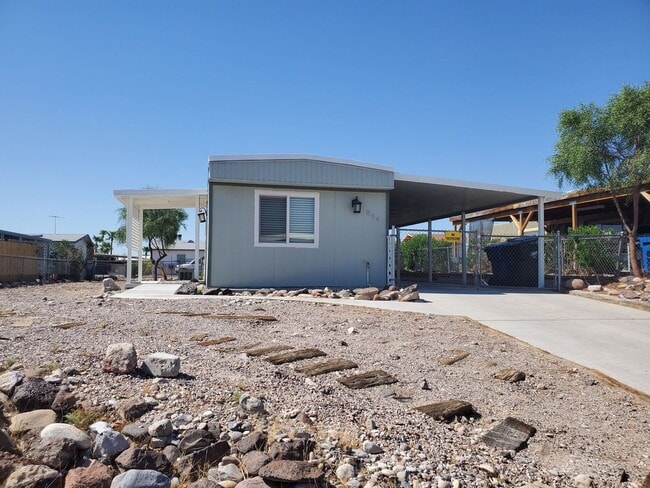Primary Photo - Bullhead City! 2 Bedroom Available/2 Bath ...