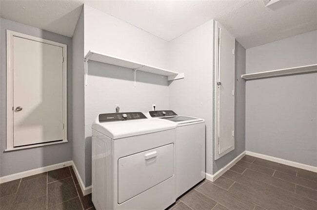 Building Photo - 8730 Birmingham Dr