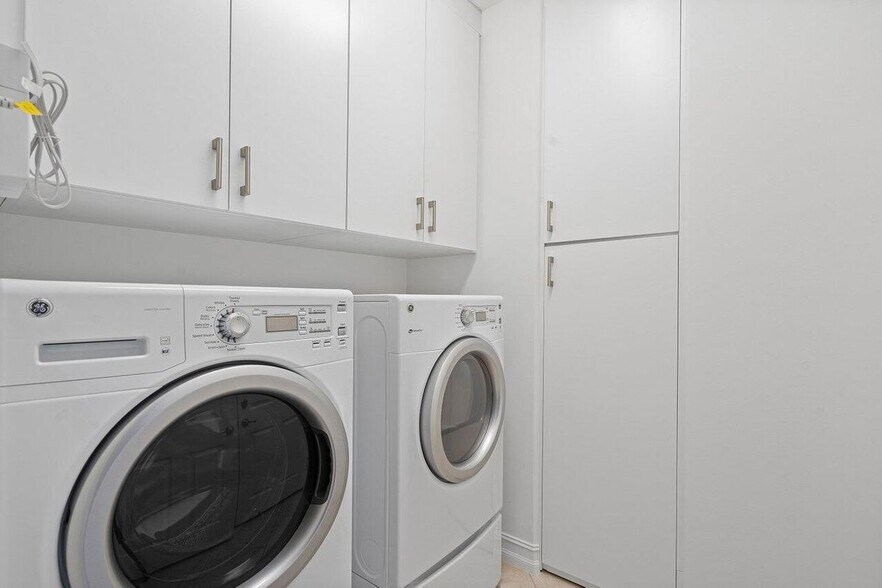 Building Photo - 14579 White Jade Terrace