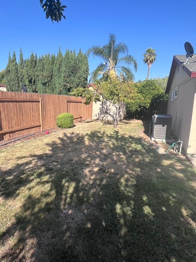 Building Photo - NICE UPDATED HOME IN SACRAMENTO!!