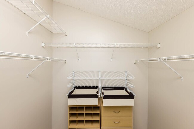 Building Photo - 5952 Sachem Ct