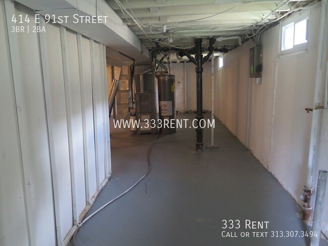 Building Photo - 414 E 91st St