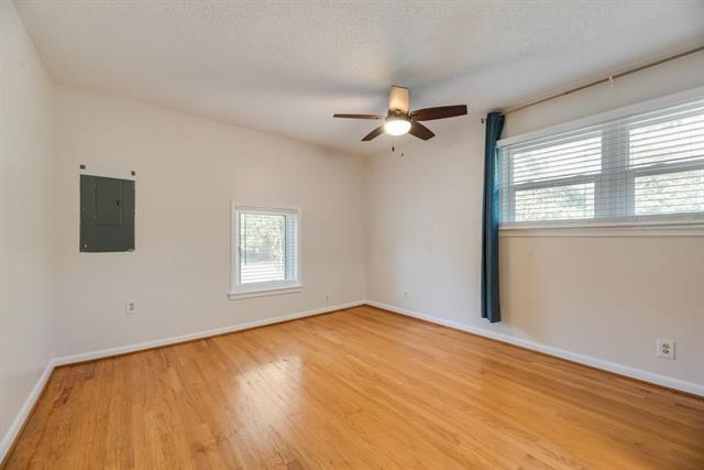 Building Photo - 2217 Glenwood Ln
