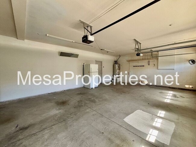 Building Photo - 16260 Windcrest Dr