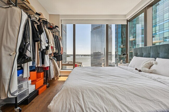 Building Photo - 99 Hudson St