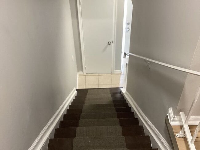 Building Photo - 370 Joe Parker Rd