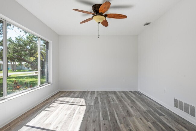 Building Photo - 1335 S Flagler Ave