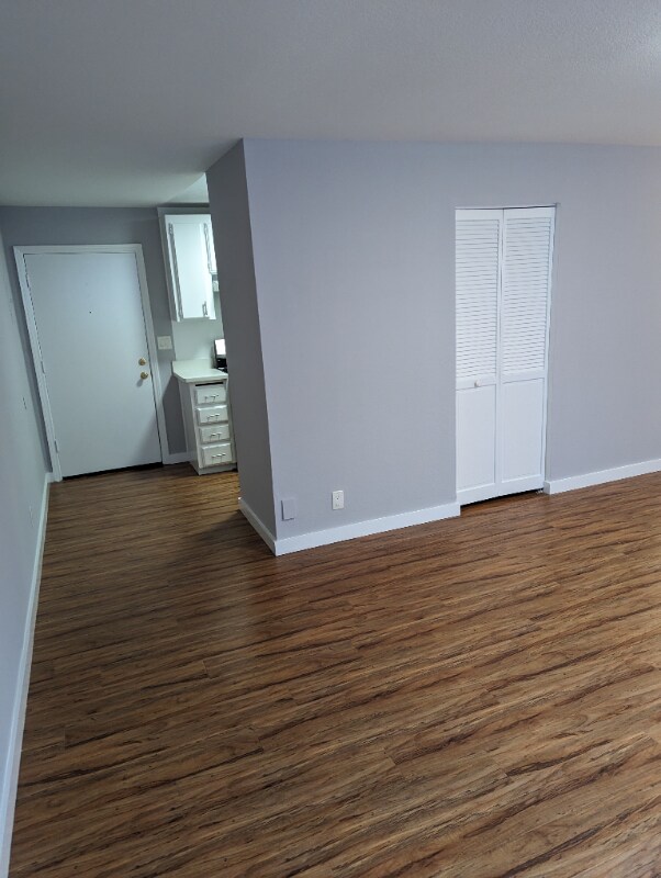 Building Photo - 7014 Lanewood Ave