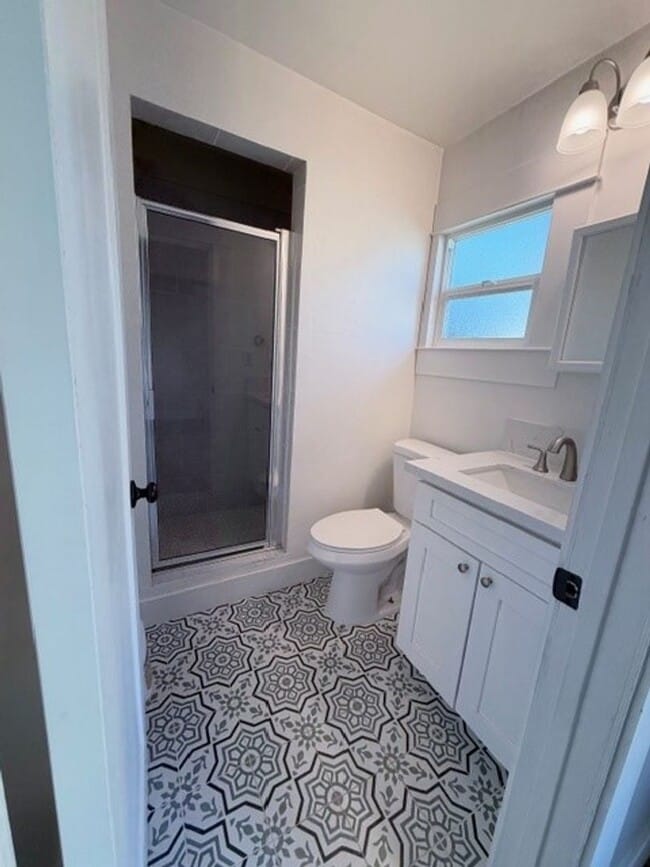 Building Photo - 2121 B St