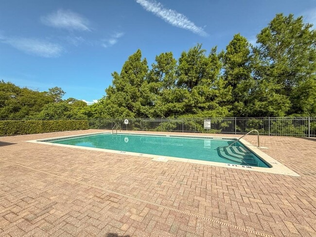 Building Photo - 913 Lotus Vista Dr