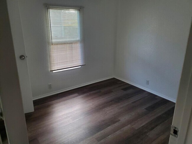 Building Photo - 11806 Greenglen Dr
