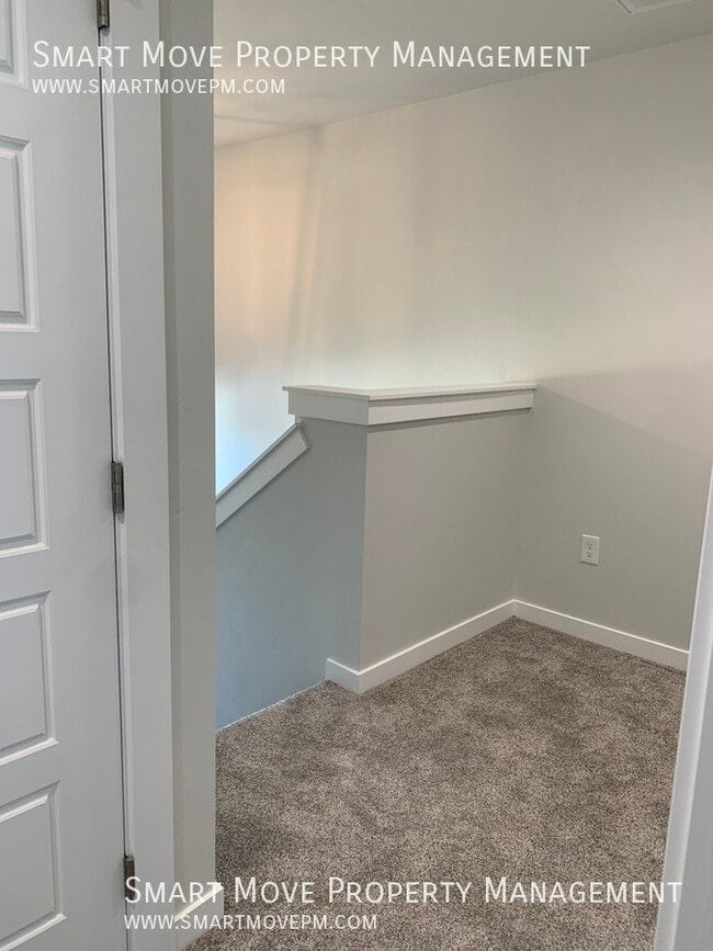 Building Photo - 3553 W Newland St