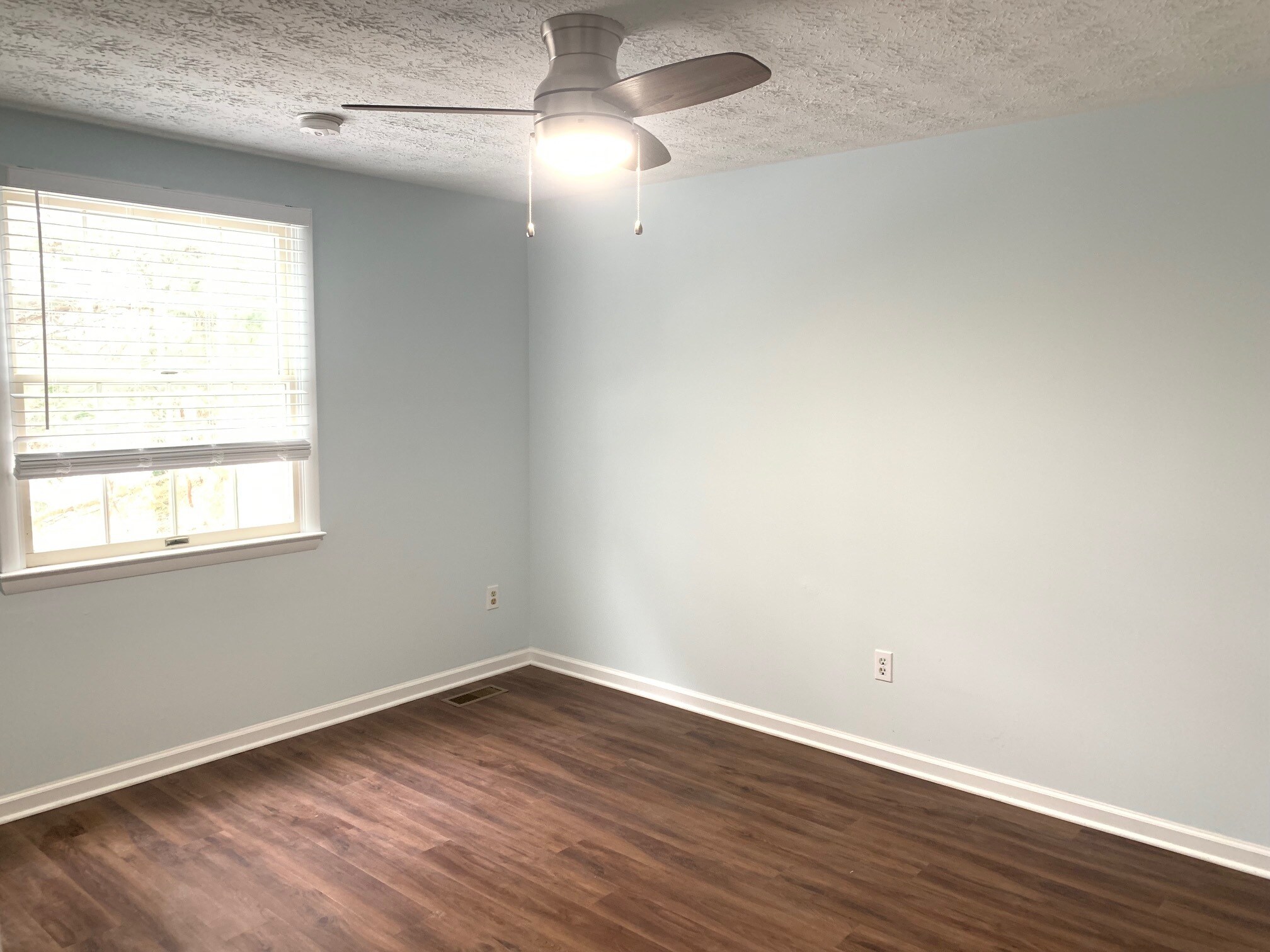 Building Photo - 9306 Kite St