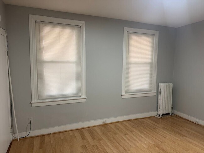 Building Photo - 25 S 9th St