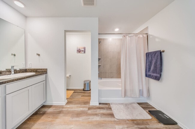 Building Photo - 6055 Diamond Vis Ct