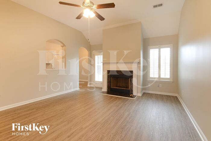 Building Photo - 1027 Deerwood Cir