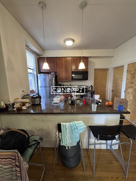 Building Photo - 38 Newton St