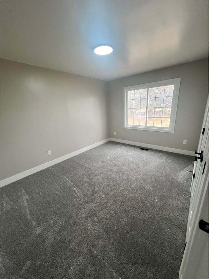 Building Photo - 643 N 2400 E