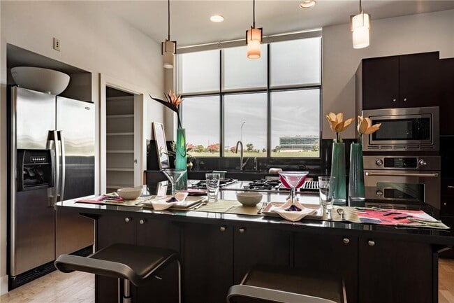 Building Photo - 345 NE 4th St