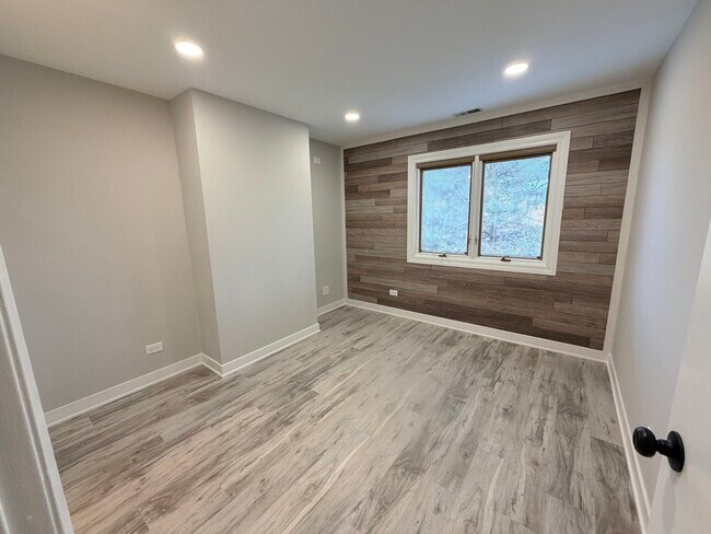 Building Photo - 1460 Stonebridge Cir